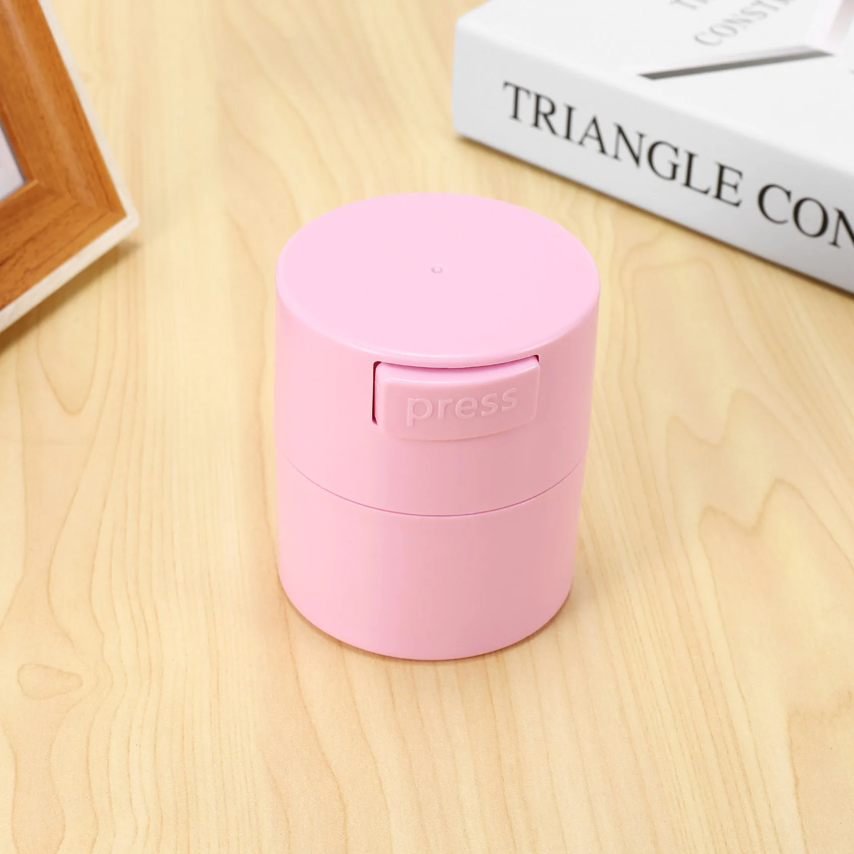 Eyelash Glue Storage Tank Eyelashes Extension Glue Adhesive Stand Jar Activated Sealed Box 4 Cells Container Pink