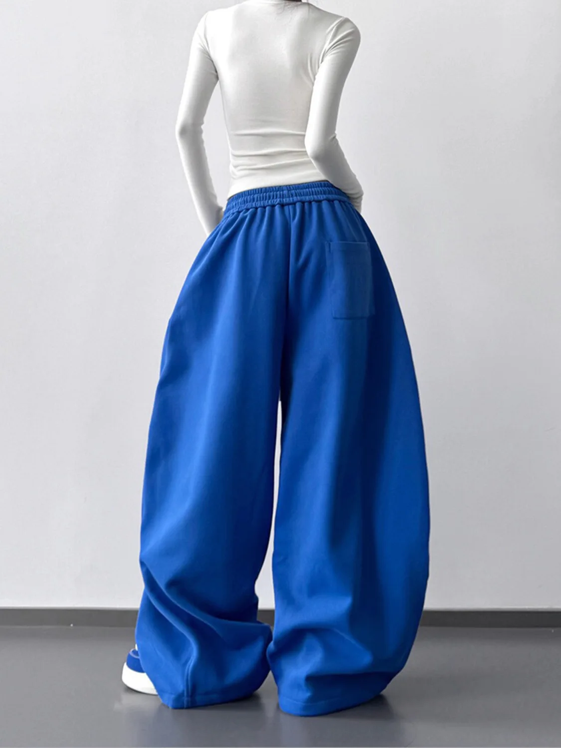 Women's Drawstring Jogging Pants, Casual and Comfortable with Pockets, Mid Waist Sports Pants, Suitable for All Seasons
