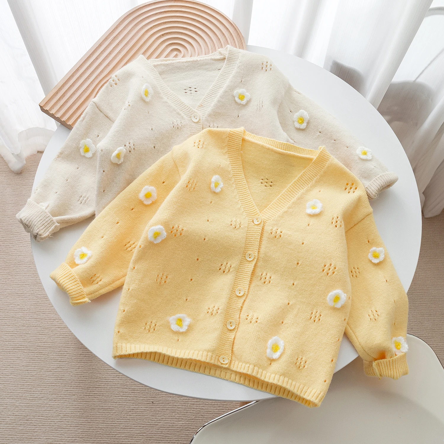 Cute Girls Knitted Sweater 1-6Years Old V-Neck Long Sleeved Flower Cardigan Spring Autumn Baby Girl Casual Outerwear