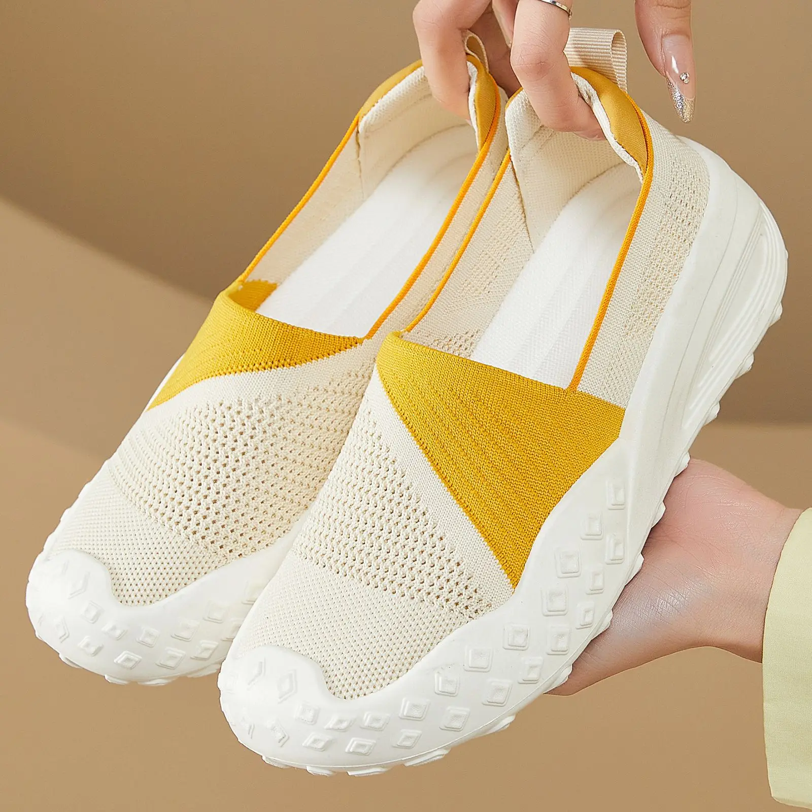 

Shoes women's shoes summer new fly-woven breathable casual shoes one pedal mother shoes soft sole comfortable walking