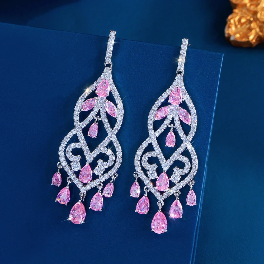 ThreeGraces Elegante, trendige, glänzende weiße Zirkonia-Ohrringe mit langen Quasten, für Braut, Hochzeit, Party, Schmuck für Frauen, E2066