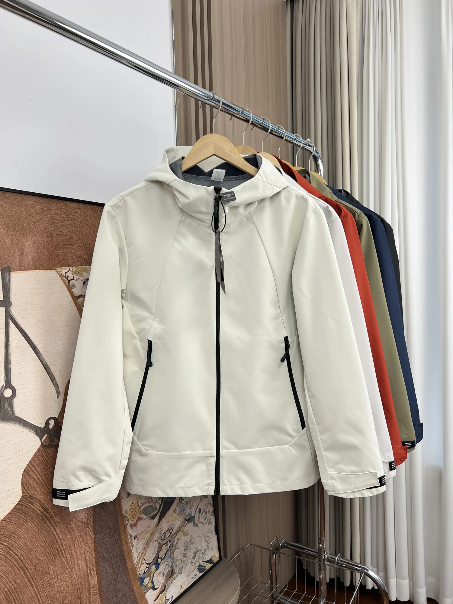 

Уличный мужской легкий дышащий цветной повседневный стиль с капюшоном Hard ell Jaet четыре в одном дизайн осенний сезон Faion