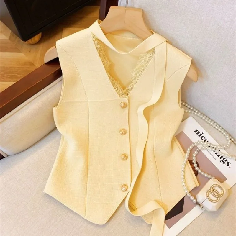 

2024 Summer New French Style Commuter Temperament Elegant V-neck Lace Women's Vest Slim Fit Sleeveless Short Outfit Top