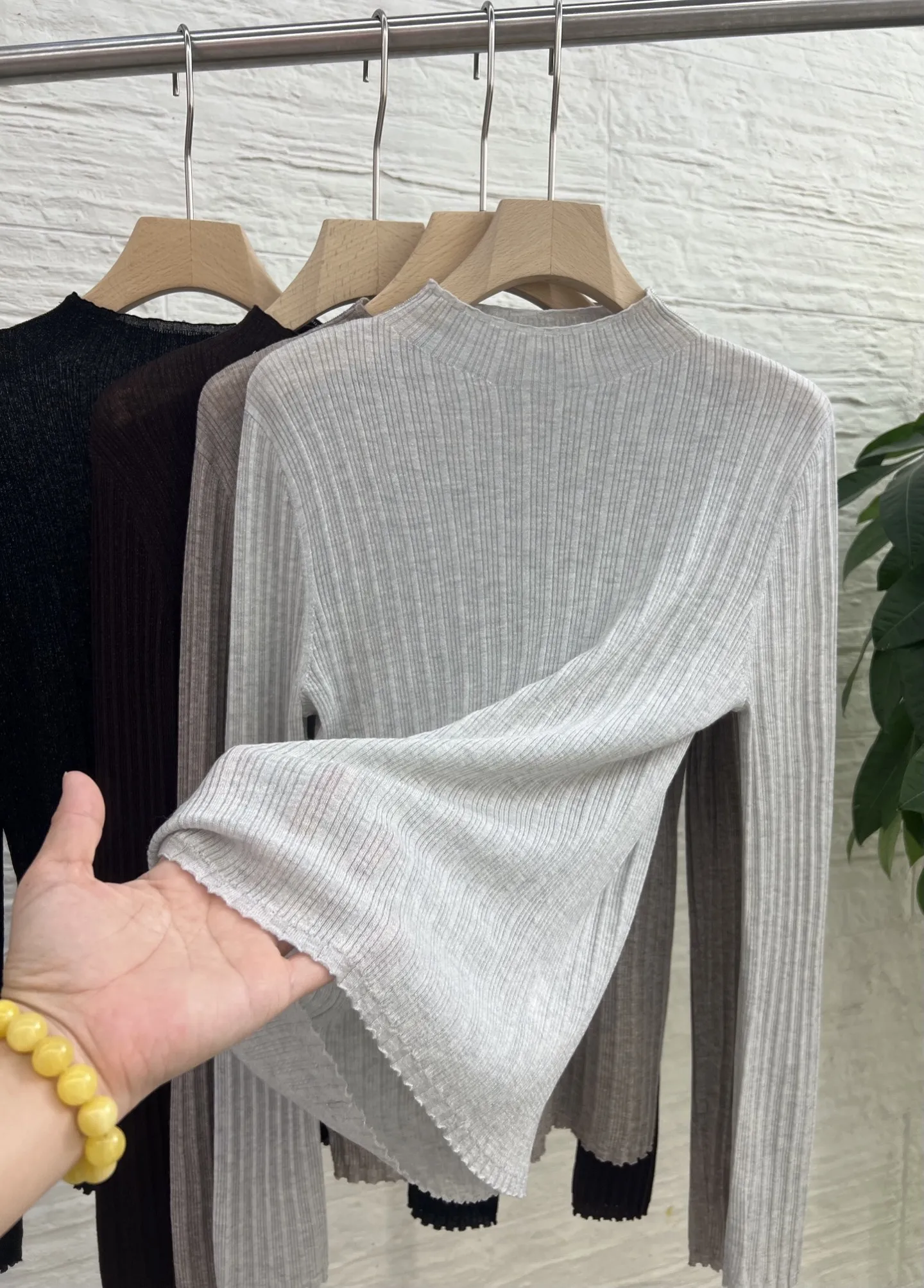 Women's New Ultra-Lightweight Half-Turtleneck Sheep's Wool Sweater for Fall/Winter 2026