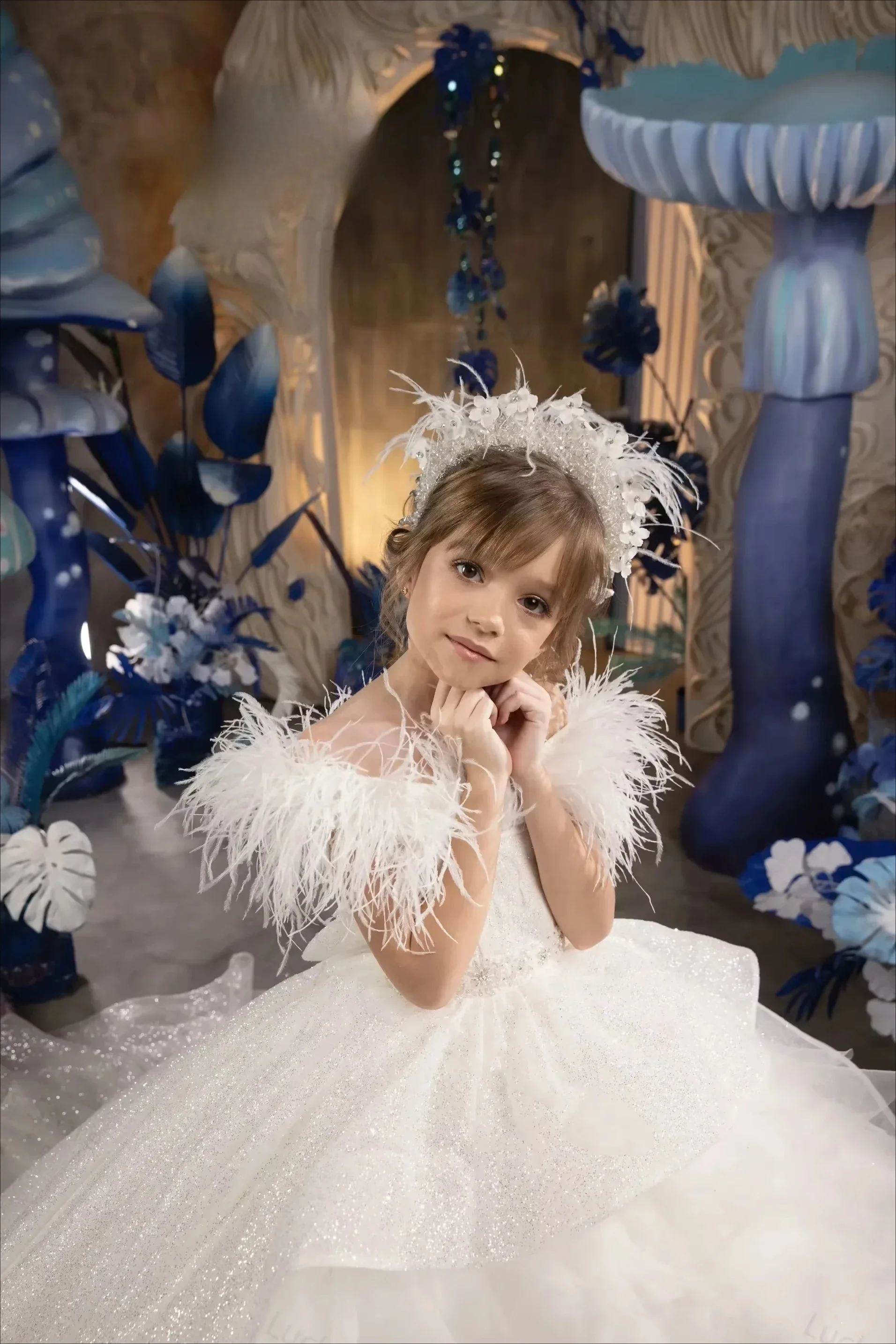 

Flower Girl Dresses Pageant Gown for Wedding Feather Ruffles Tiered Floor Length Birthday Party First Communion Gowns White