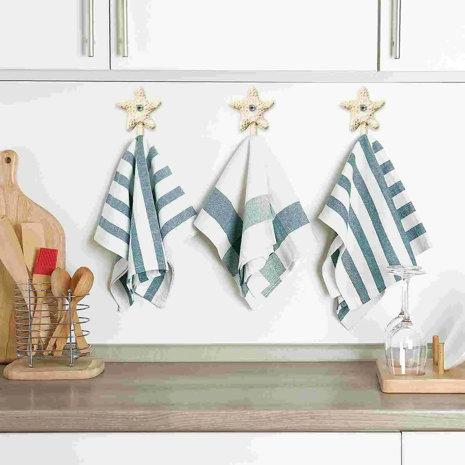 3 Pcs Decorative Wall Hooks Sea Star Shape Single Prong Hangers Hooks Nautical Style Wall Decorations for Bedroom Kitchen Bathro