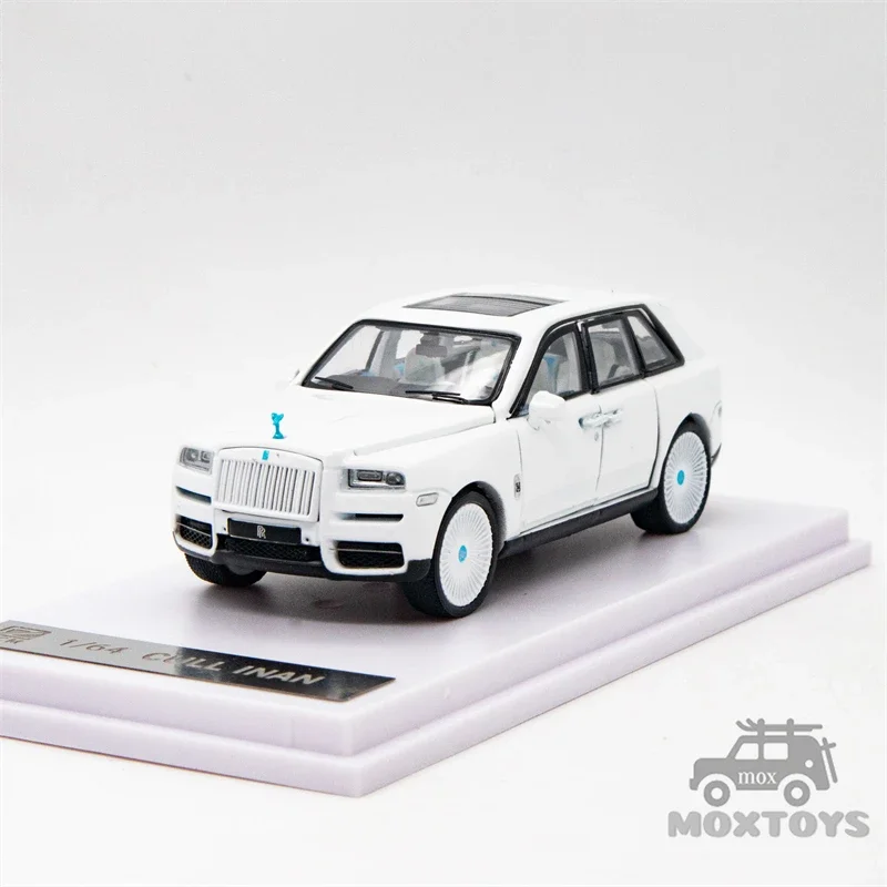 DCM 1:64 Rolls-Royce Cullinan Full Open Diecast Model samochodu