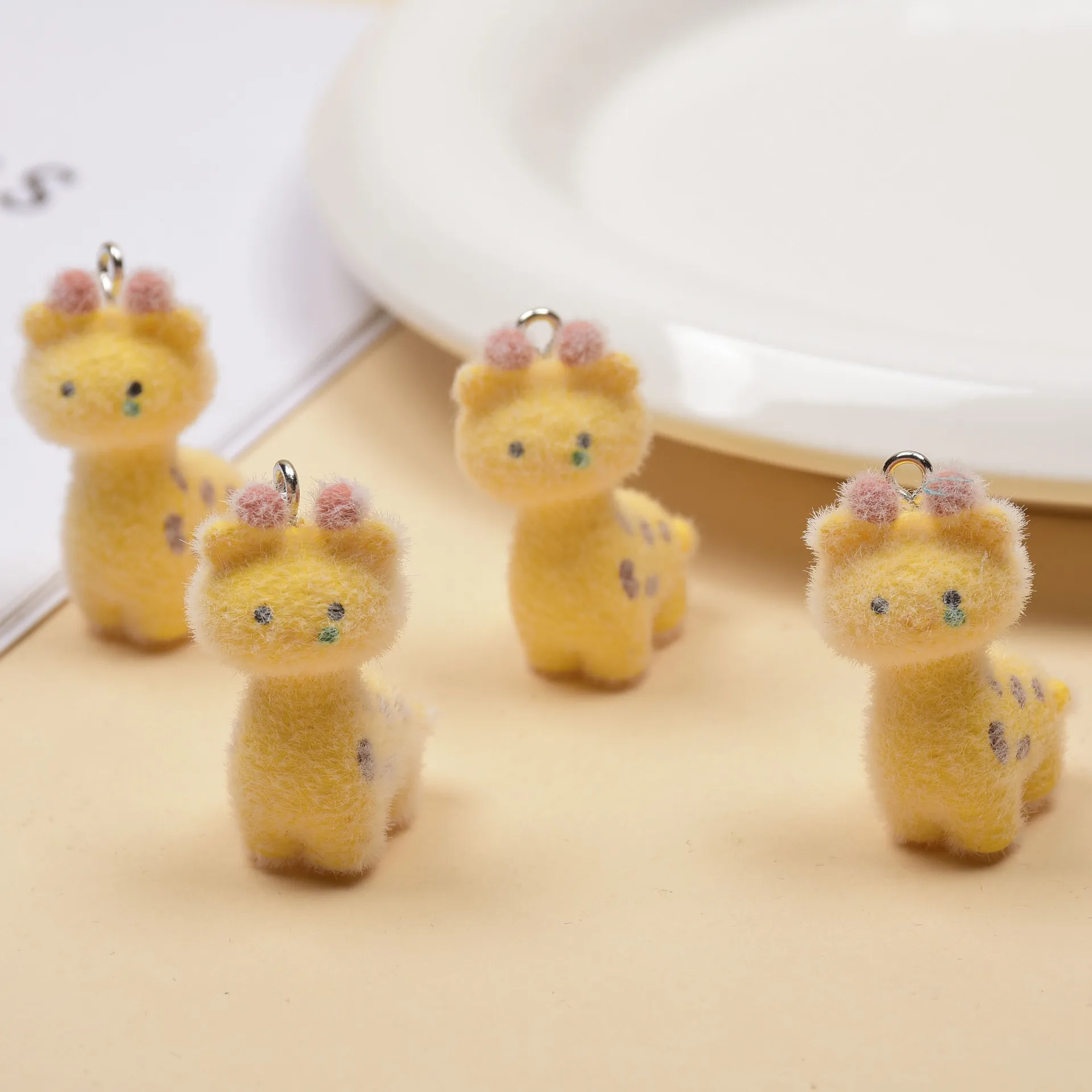 

2Pcs Resin Flocked Giraffe Pendants, 3D Cute Small Animal DIY Charms, Handmade Keychain Accessories Wholesale