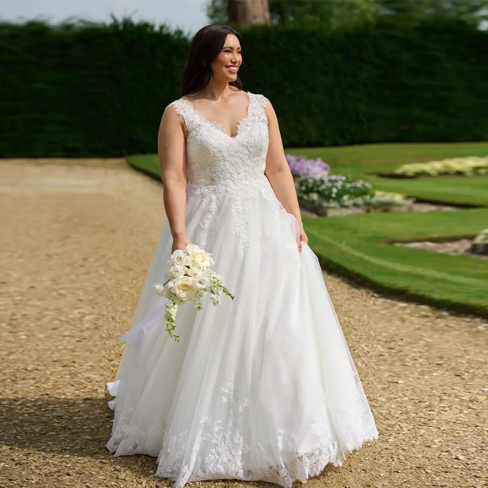 

A Line V Neck Wide Strap Sleeveless Wedding Dress Customized Applique Lace Bride Gowns Tulle Illusion Zipper Vestidos De Novia