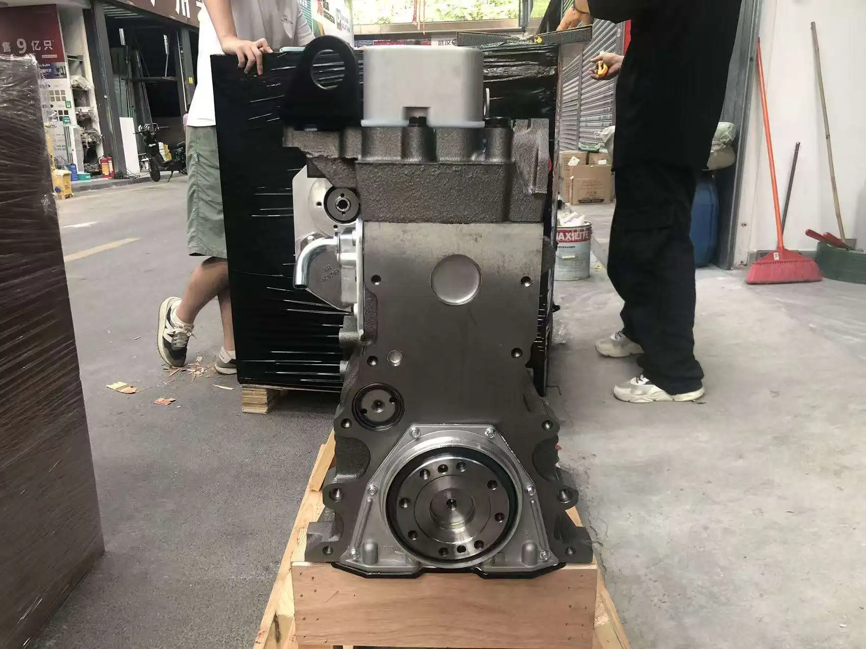 6D102 Cylinder Block High-Strength Structural Design Enhanced Cooling Efficiency Suitable For Komatsu 6D102 Engine
