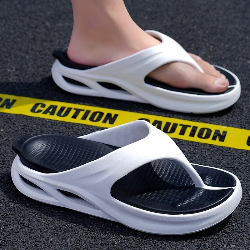 New summer men's shoes wear-resistant outer wear clip-on flip-flops trend casual non-slip thick-soled beach sandals
