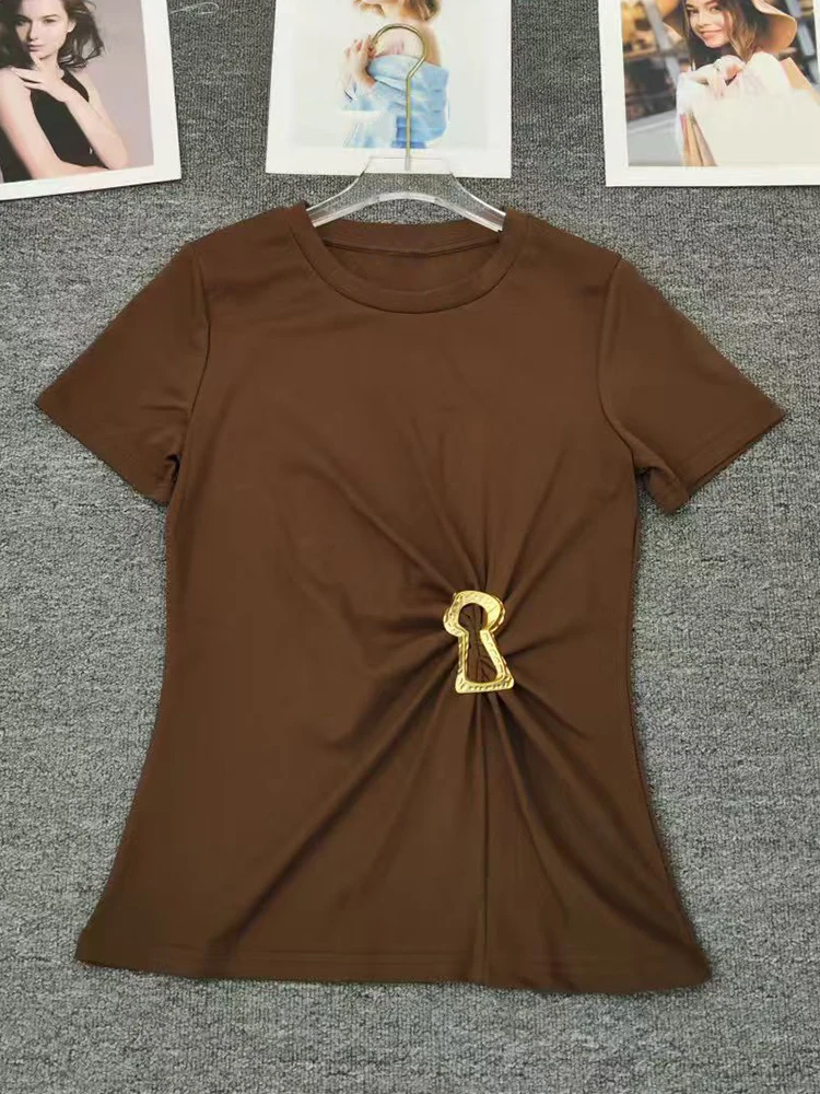 

Designer round-neck short-sleeved T-shirt 2025 Summer Women's fashion metal buckle pleated waist-cinching knitted pullover