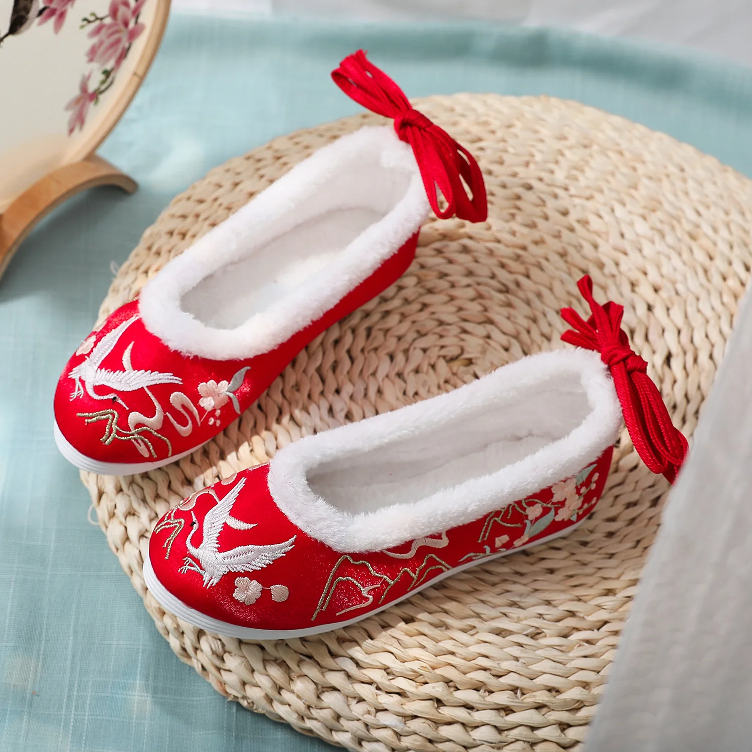 Women Winter Thicken Warm Plush Flats Shoes Ancient Style Chinese Embroidered Cosplay Hanfu Shoes