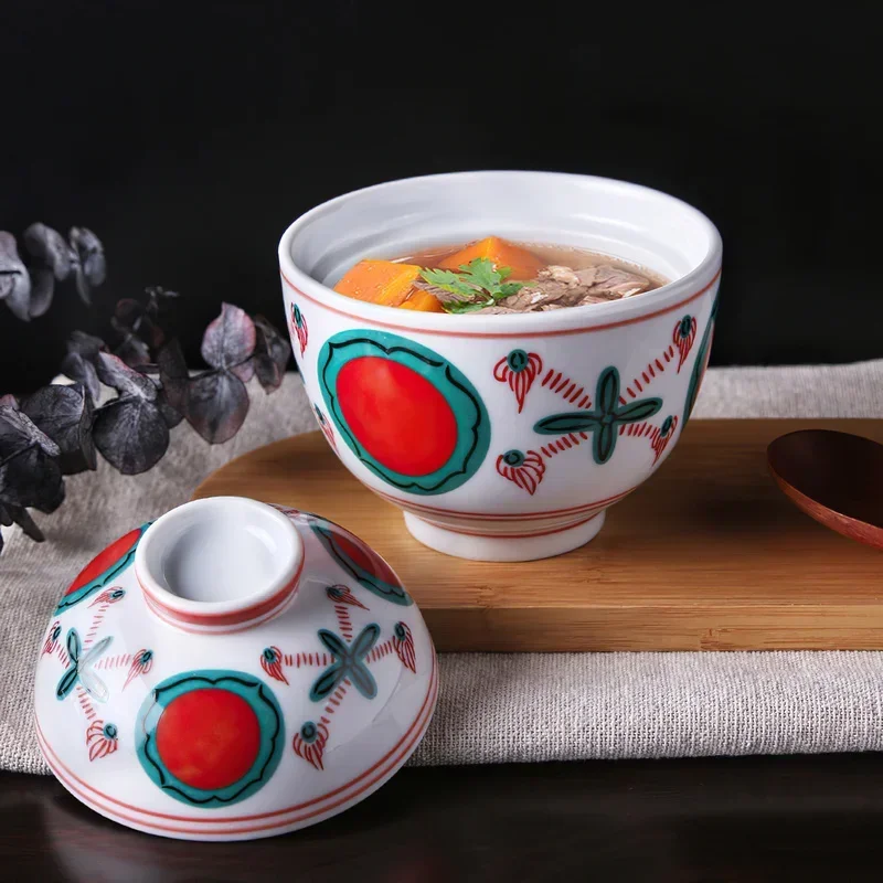 陶器製の蓋付きボウル。日本の創造性を活かした多目的な食器。お菓子皿、ご飯碗、卵カップ、鳥の巣型デザート皿、小鍋として使用可能。
