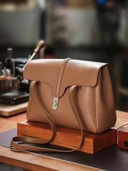 Underarm Crossbody Bag for Women, Small Square Handbag, Luxury Design for Office Travel, Popular, New Fashion, 2023