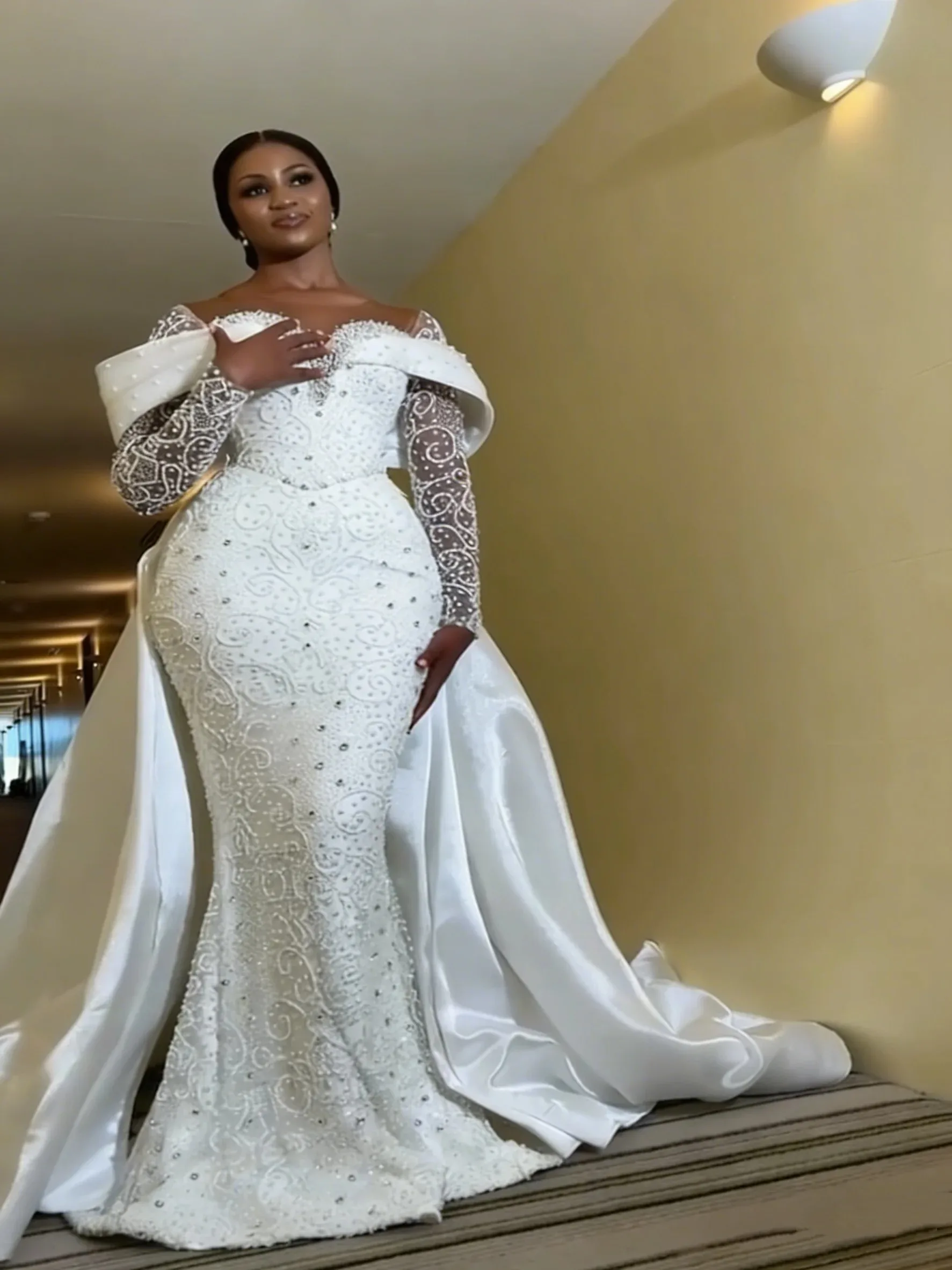 Customized 2026 New Luxury Off Shoulder Mermaid Wedding Dress Sweetheart Sparkling Crystal Beads Bride Dress Detachable Robe
