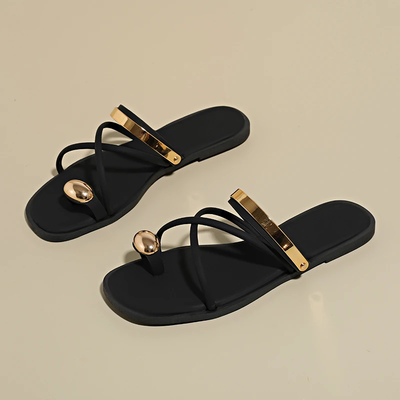 Sandales élégantes à brides croisées pour femmes, confortables et légères, avec boucle d'orteil, chaussures de plage au design uni décontracté pour l'été