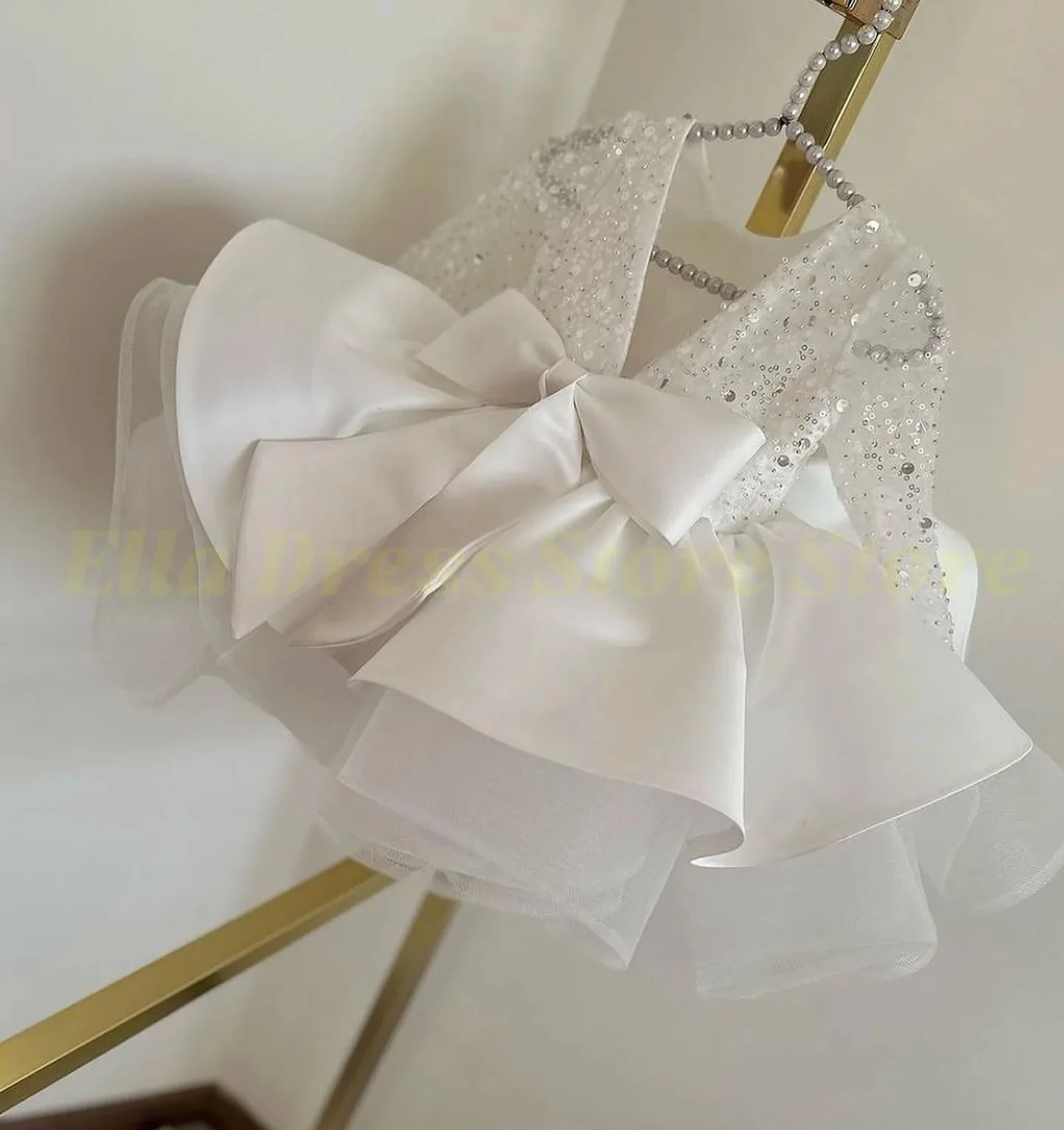 Blumenmädchenkleid mit Cape Prinzessinnen-Ballkleid Baby-Mädchen Geburtstagsparty-Kleider Glitzer Erstkommunionkleid Maßgeschneidert Großhandel – Detail 5