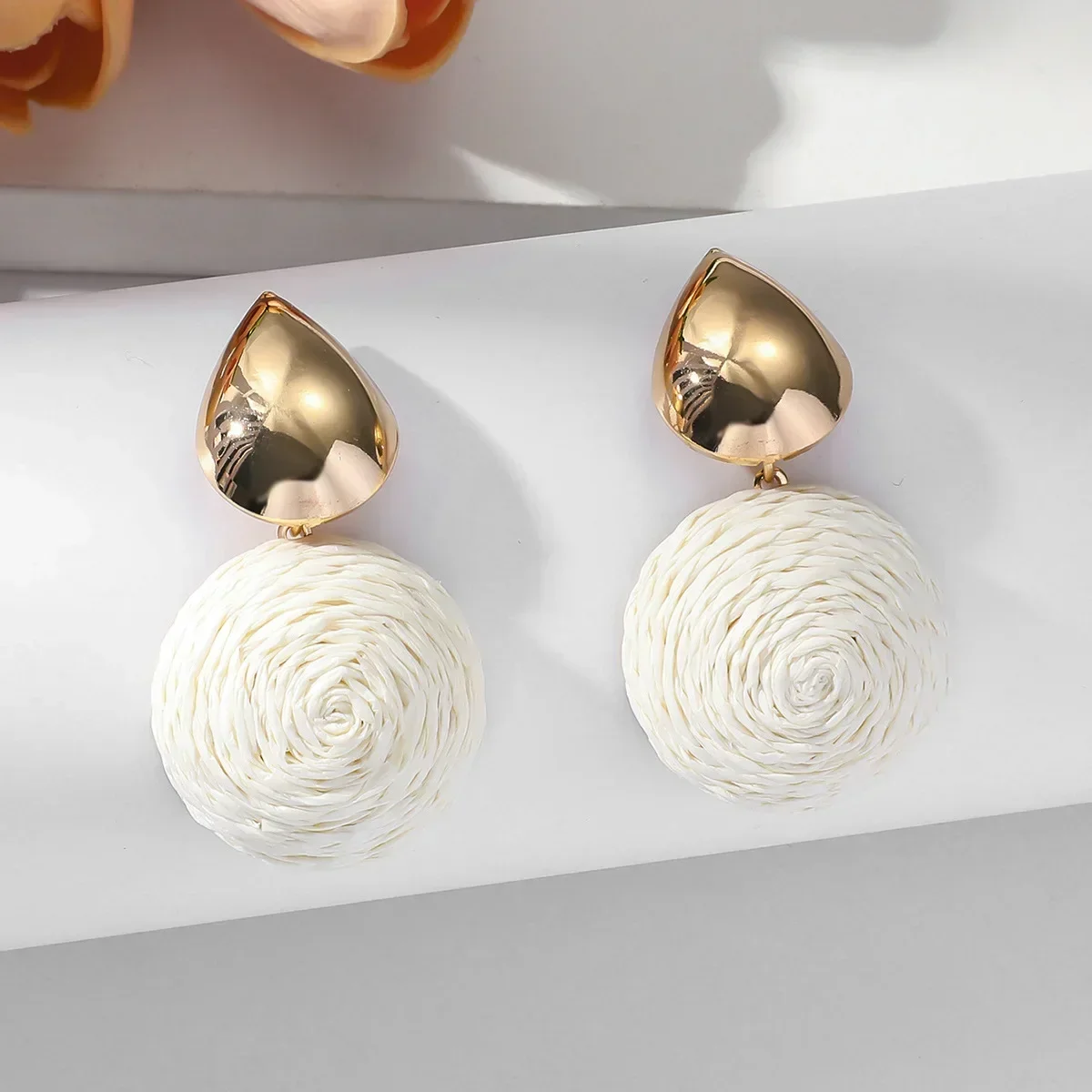 

Classic White Hand Woven Raffia Round Stud Earrings Golden Geometric Teardrop Shaped Stud Earring for Women Seaside Jewelry