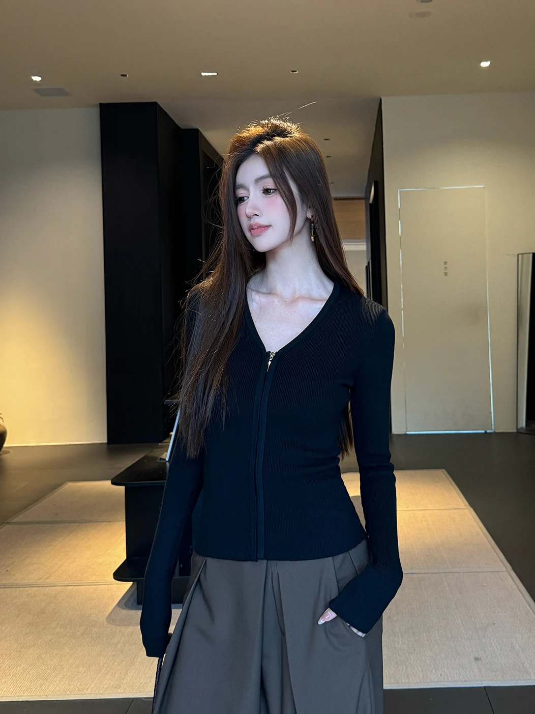 

Slim Fit V-Ne Wool Blend Knitted Cardigan Women's Casual Sle Elastic Waist Warm Long Sve Zipper Closure Faion Spring...