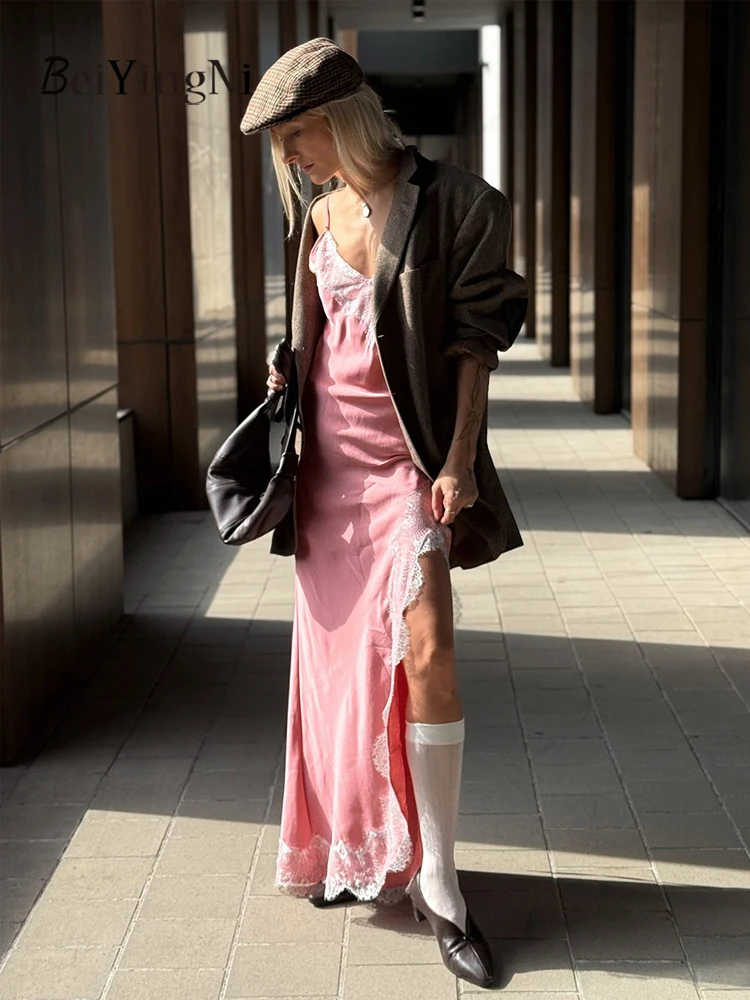 Beiyingni 2025 جديد في المرأة مثير حفلة الساتان السباغيتي حزام فستان طويل الدانتيل تقسم النادي الليلي ماكسي فساتين الإناث الجلباب الأبيض