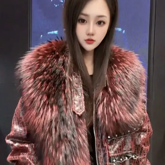   ملابس خارجية عصرية مطرزة ثقيلة من الفرو المزيف Jaet معطف جلد شخصي للتخسيس متعدد الاستخدامات للنساء