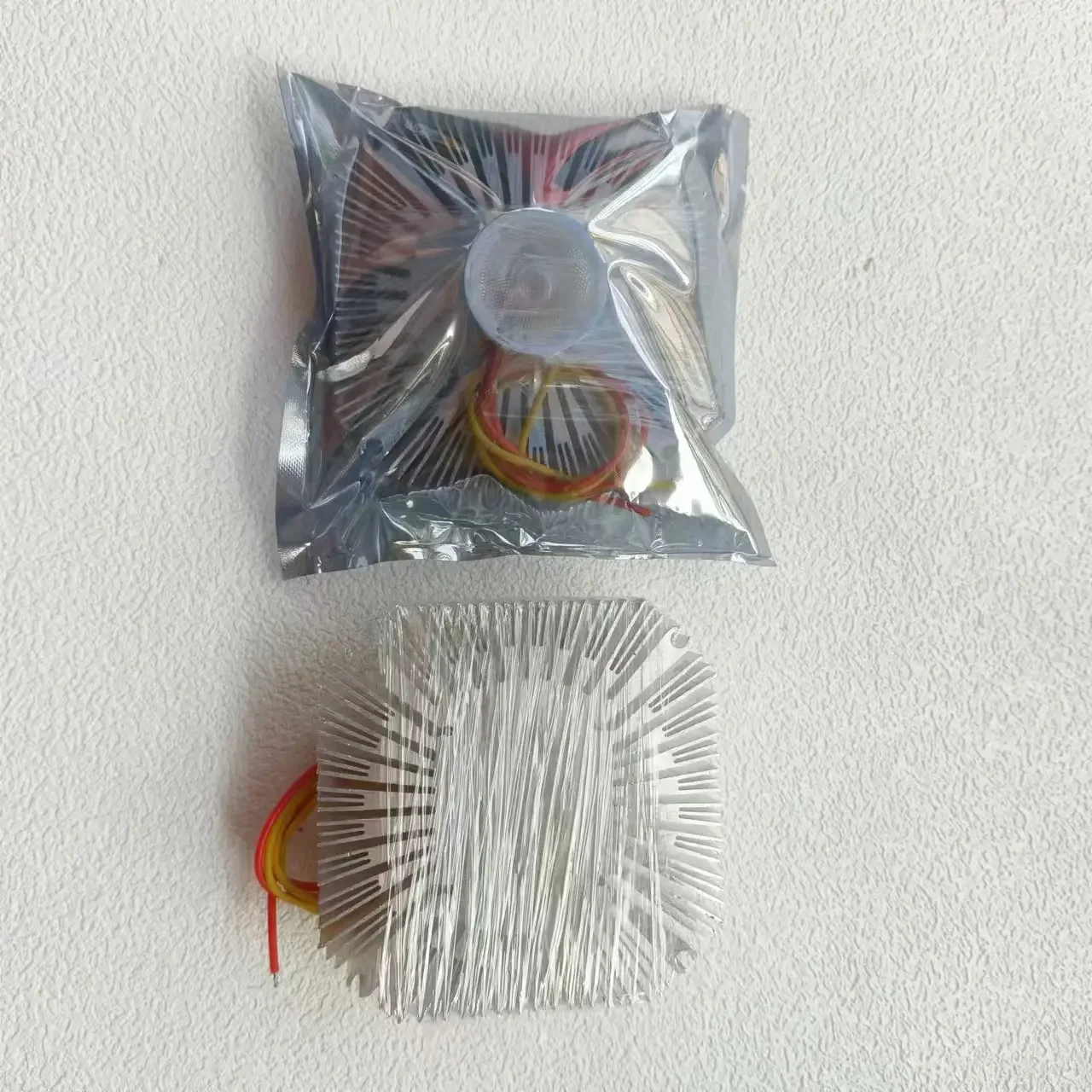 Light Emitting Diode Infrared Integrated Lamp Bead Radiator Sunflower Aluminum Radiator