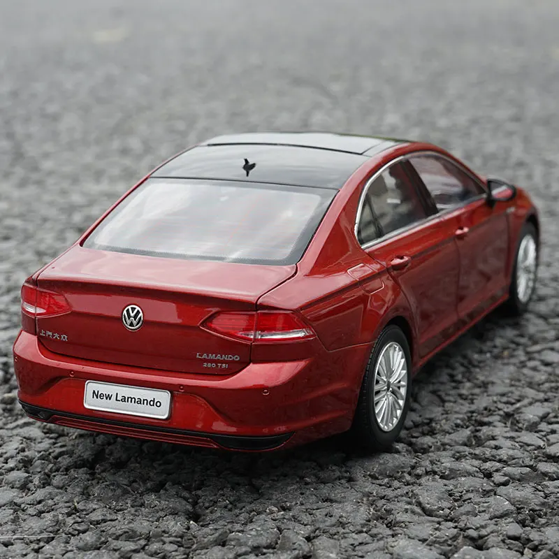 New 1:18 VW Lamando Alloy Car Model Diecasts Metal Vehicles Car Model High Simulation Collection Childrens Toys Gifts Decoration