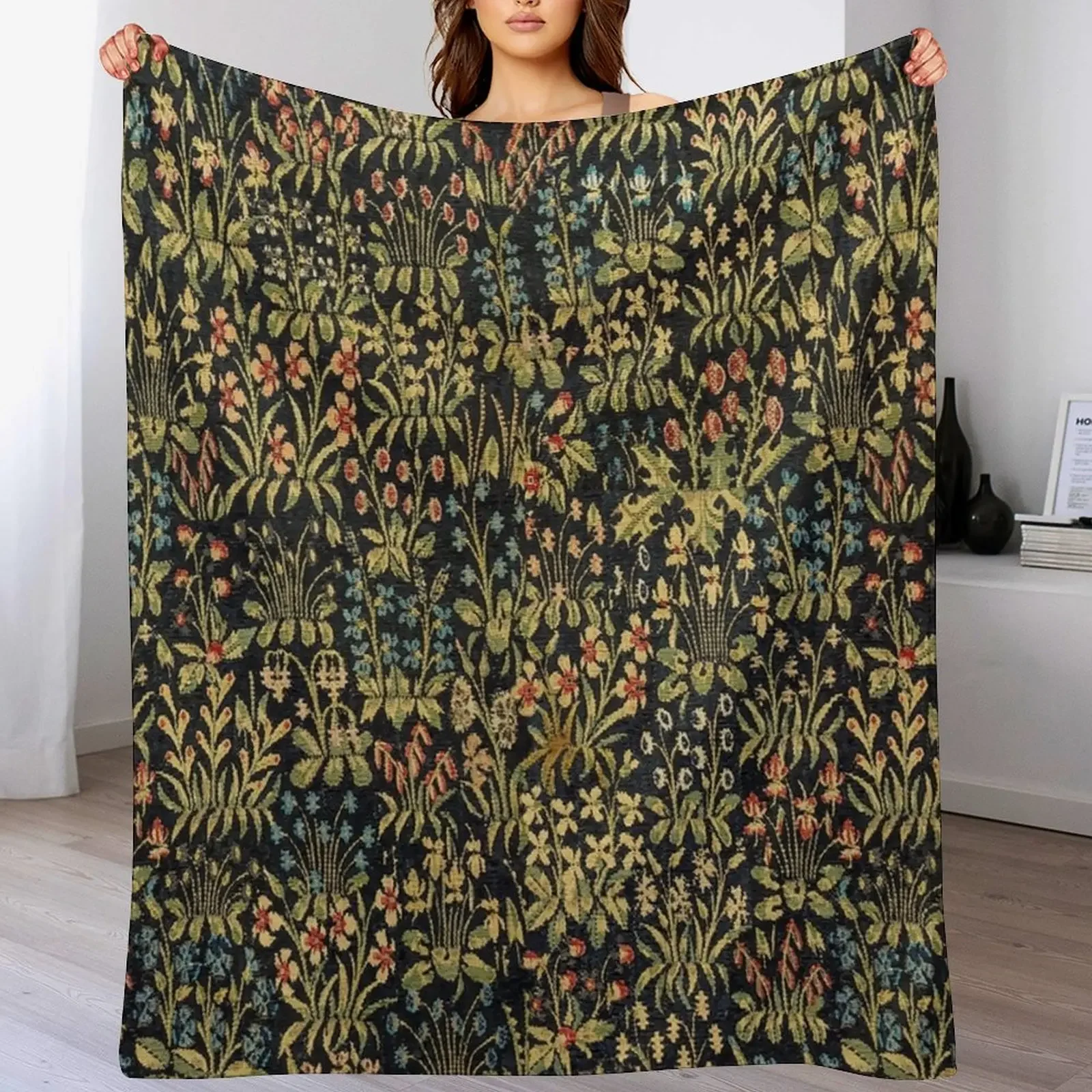 

Medieval Gothic Fantasy Flowers Tapestry Floral Pattern Throw Blanket Travel Giant Sofa Furrys Hairy Blankets