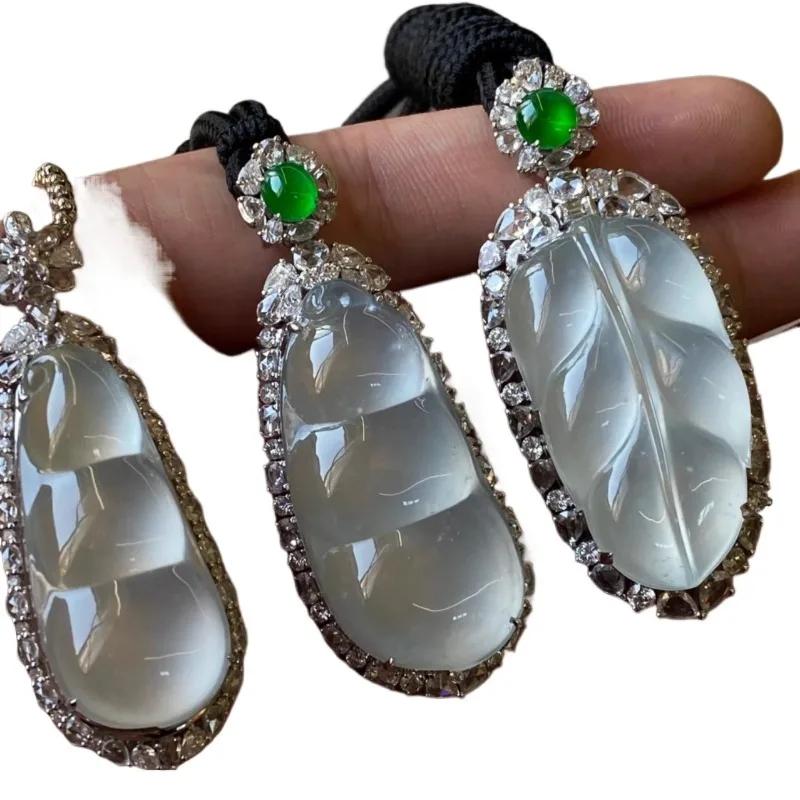

Glass seed leaf pendant