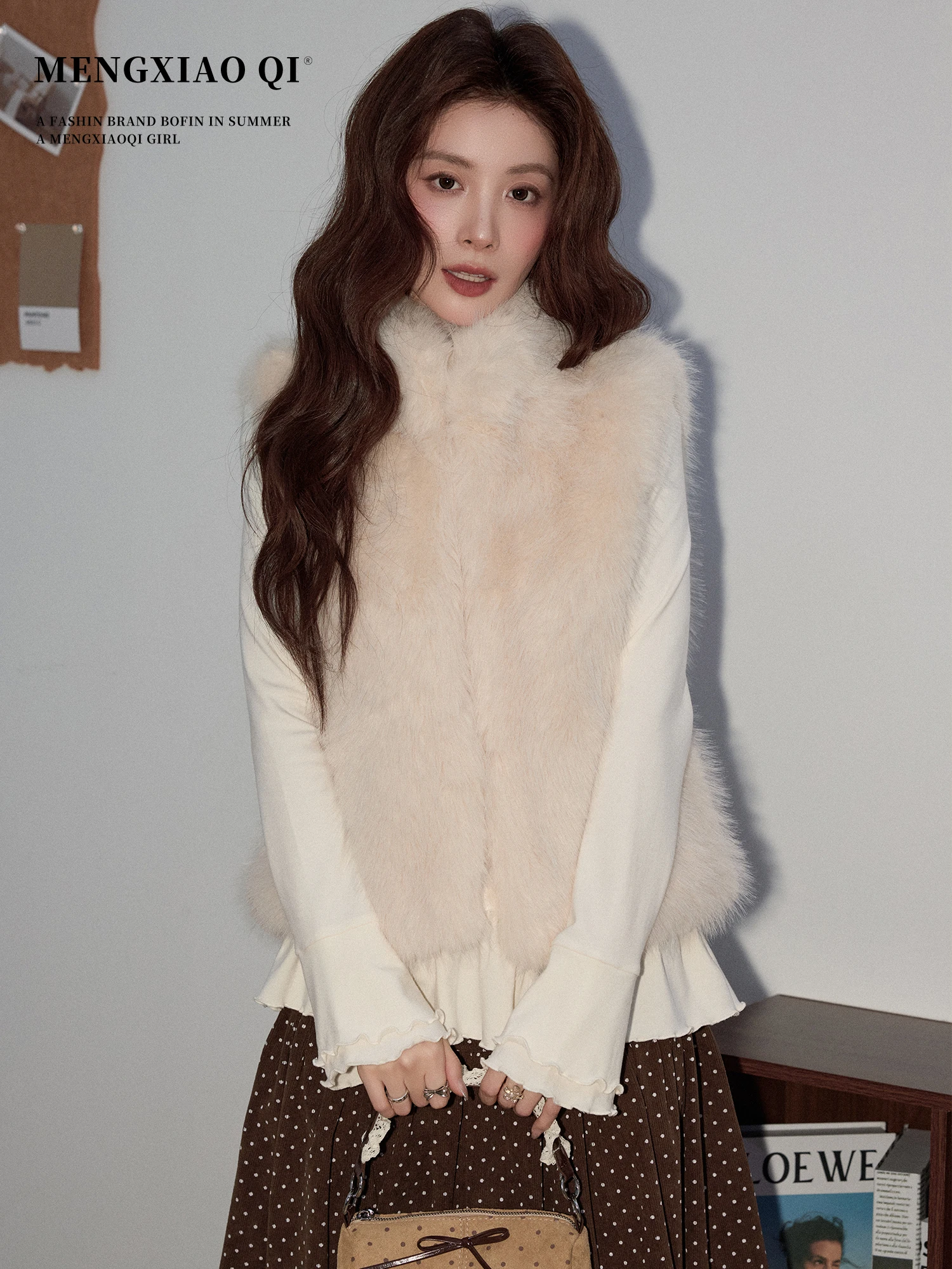 

Женский меховой жилет Meng Xiaoqi, верхняя одежда, весна 2026, теплый плюшевый топ для многослойных образов, модный хит, стандартная длина