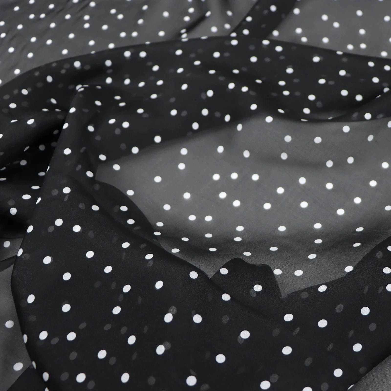 

Comfortable Graceful Casual Fashion Black White Dots Pure Silk Chiffon Fabric for Men Women Cloth Shirt Dress Suit Pajama