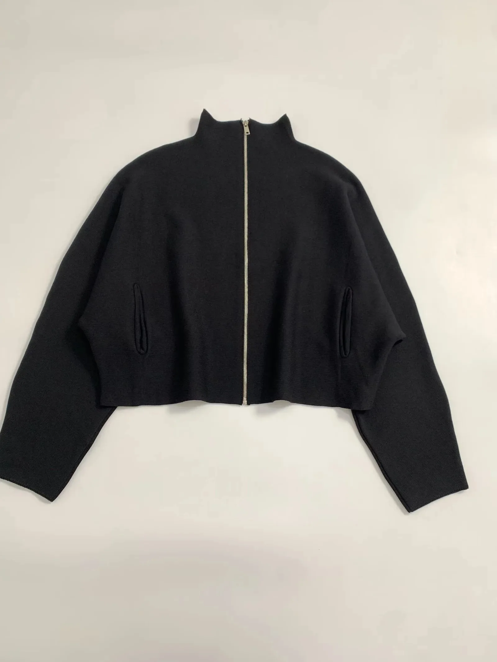 Womens Stand Collar Zipper Knit Jacket Long Sleeve Loose Fit Casual Pocket Cardigan Soft Base Tops Chic Streetwear Clothes