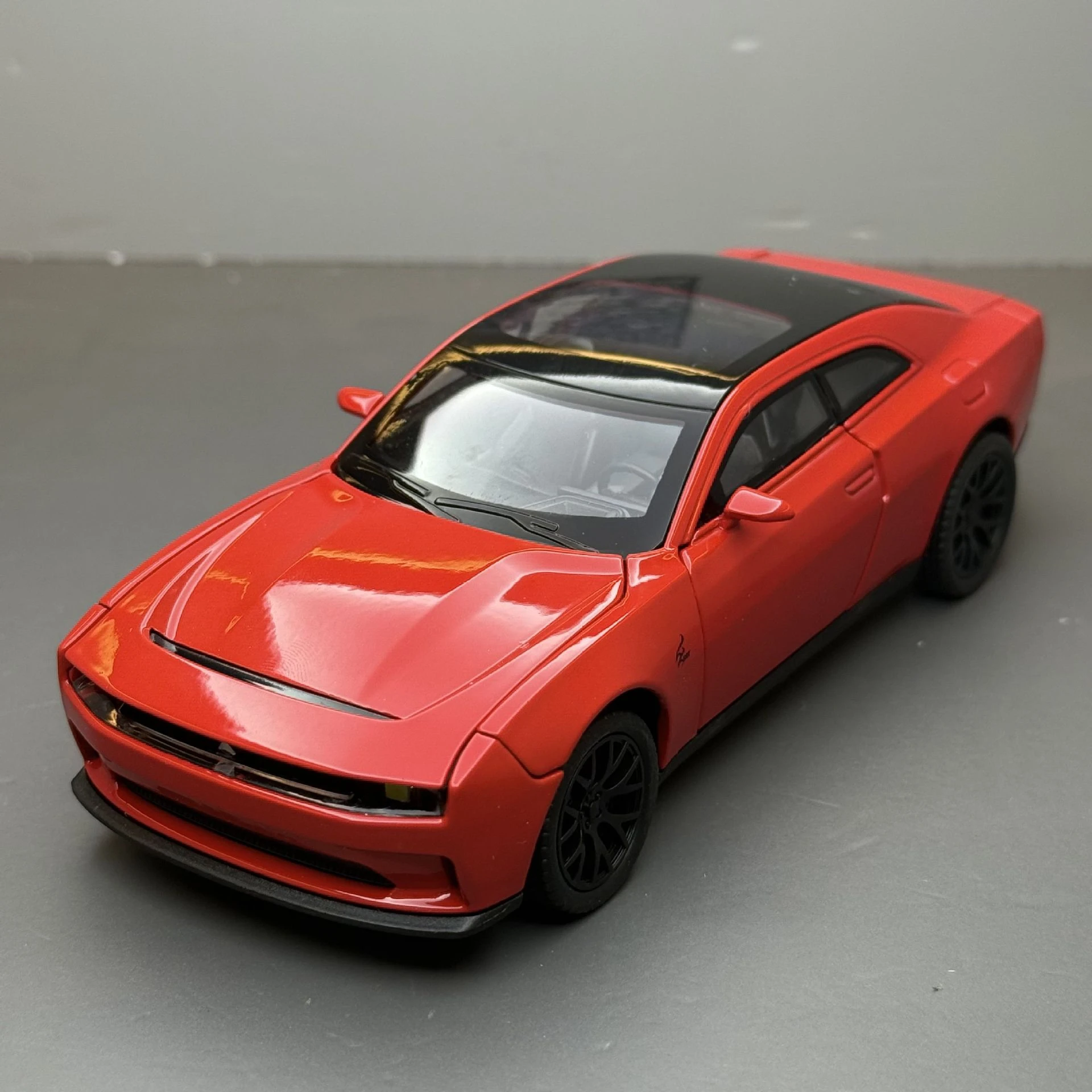 

Металлическая модель автомобиля SRT Hellcat 1:32, литая под давлением, с имитацией звука и света, игрушка для детей, подарок