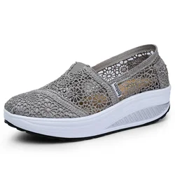 Scarpe da donna Mesh Sandali sportivi traspiranti Estate Zeppa Piattaforma Sneakers in pizzo Tessuto femminile Scarpe casual Sandali 2024