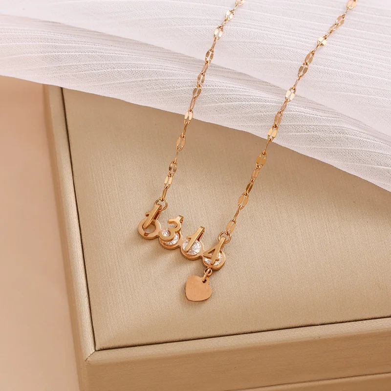 

The new heart-shaped necklace with a niche design exudes a sense of sophistication