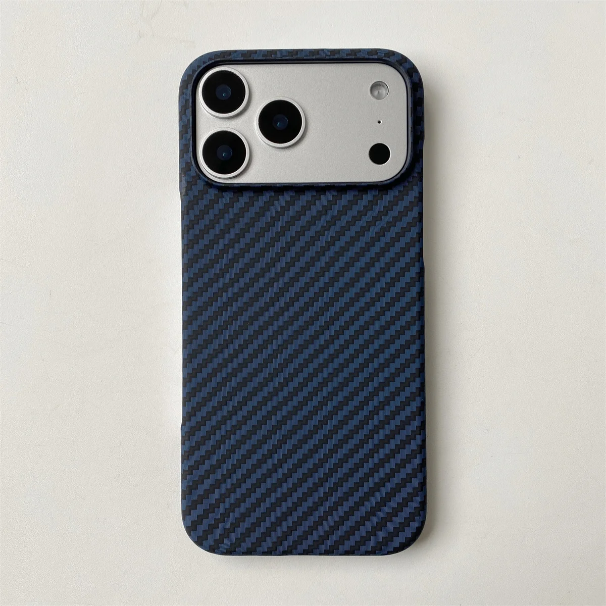Stoßfeste Rahmenlose Carbonfaser-Hartschalenhülle für iPhone Air 17 16 15 14 Plus 18 13 12 11 Pro Max Leder-Schutzhülle – Detail 10