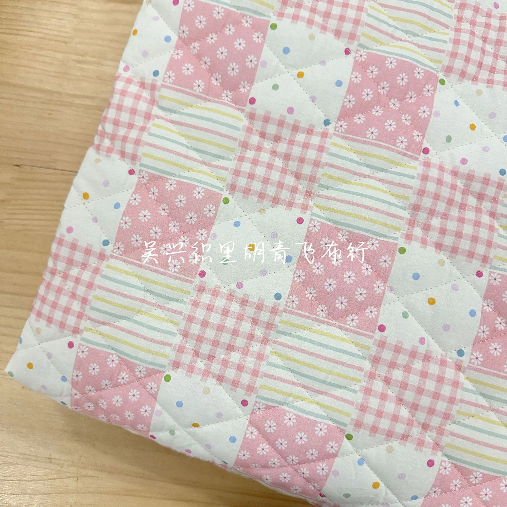 

140x90cm Clip Cotton Quilted Fabric Bow Floral Print for Warm Jacket Bag Cotton Coat Bedding Pillows Handmade DIY Sewing Fabrics