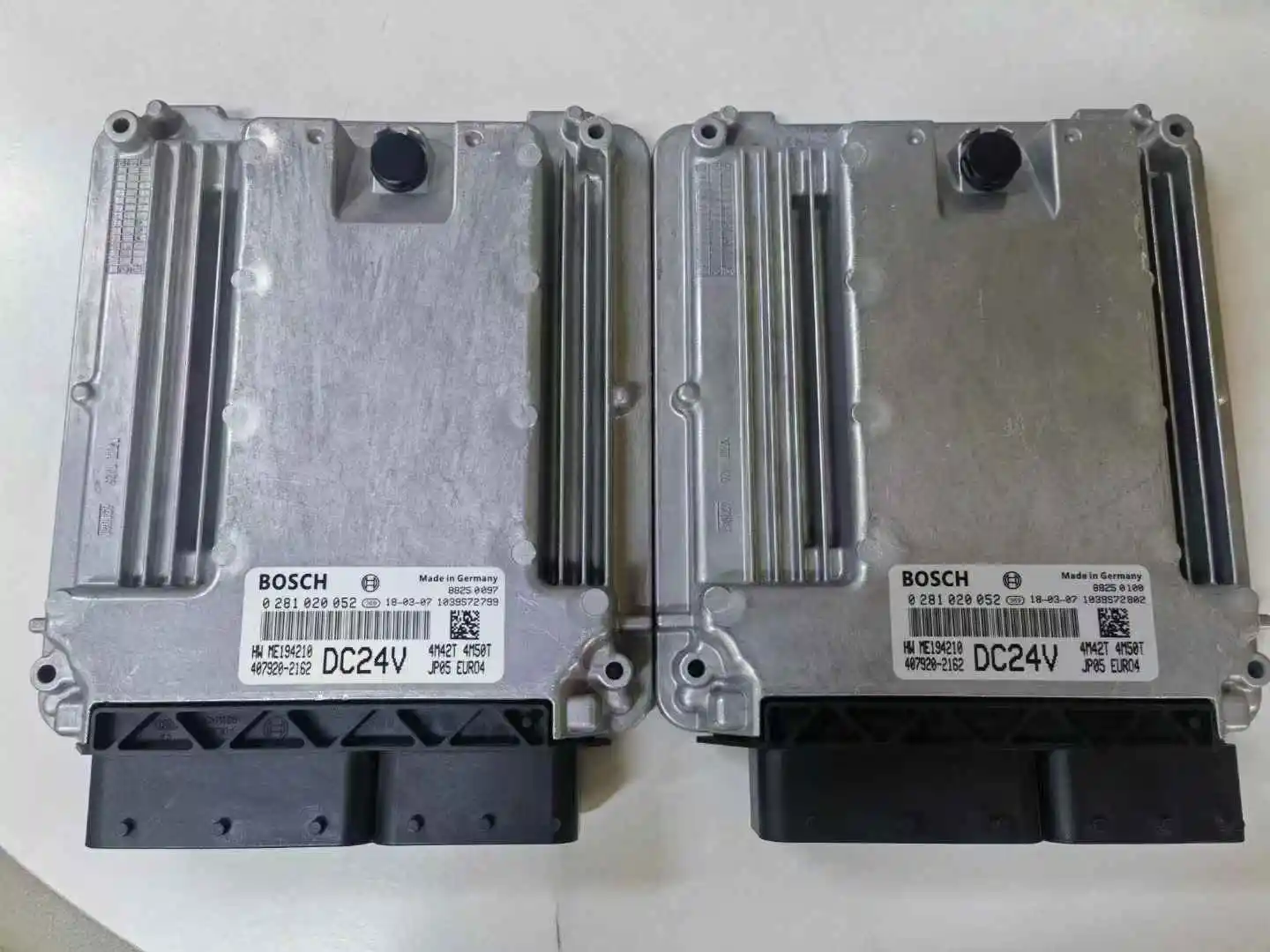 

4HK1 4JJ1 6HK1 4JG1 ECU Engine Control Unit 8981530572 8982103620 8982224512 8982277920 Excavator Engine ECU for ISUZU