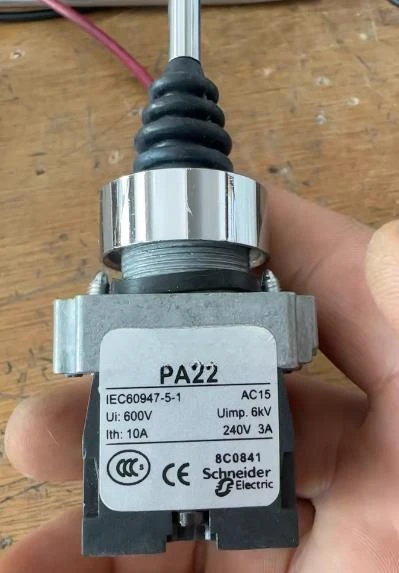 Cross Switch XD2PA22CR Bidirectional Reset