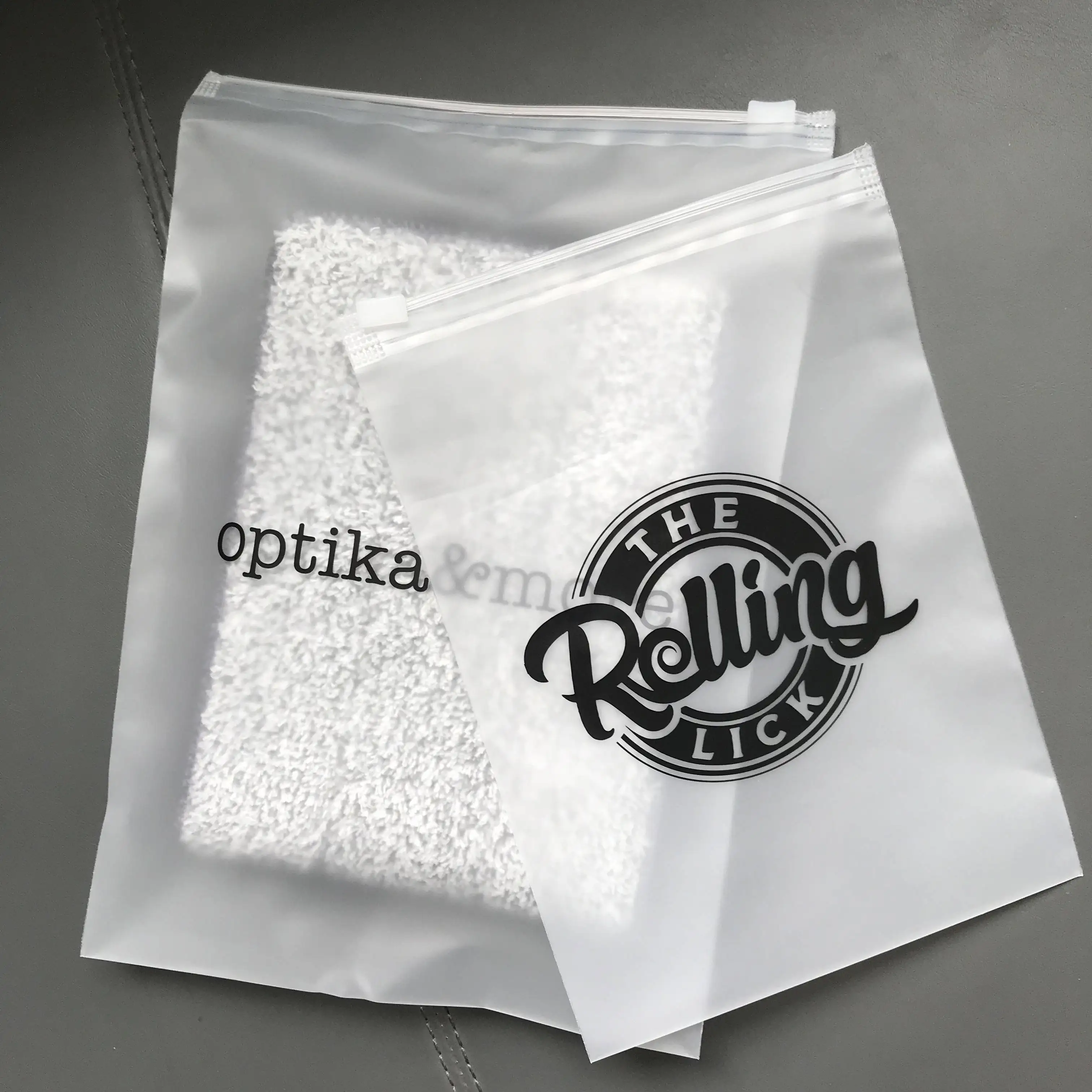 Saco Ziplock plástico fosco, Resealable, Eco Friendly, Embalagem de roupas, venda quente, personalização do logotipo e impressão