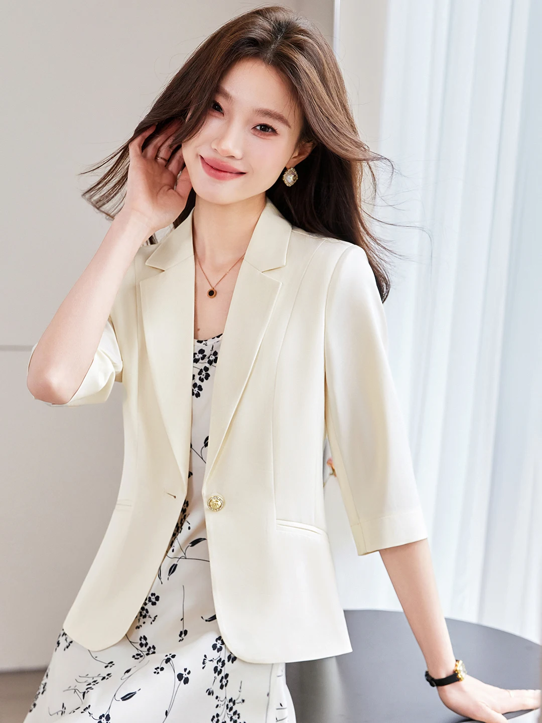 

Champagne Color Seven-Quarter Sleeve Suit Jacket for Women Spring Thin High-End Casual Small Size Super Beautiful Ladies' Suit