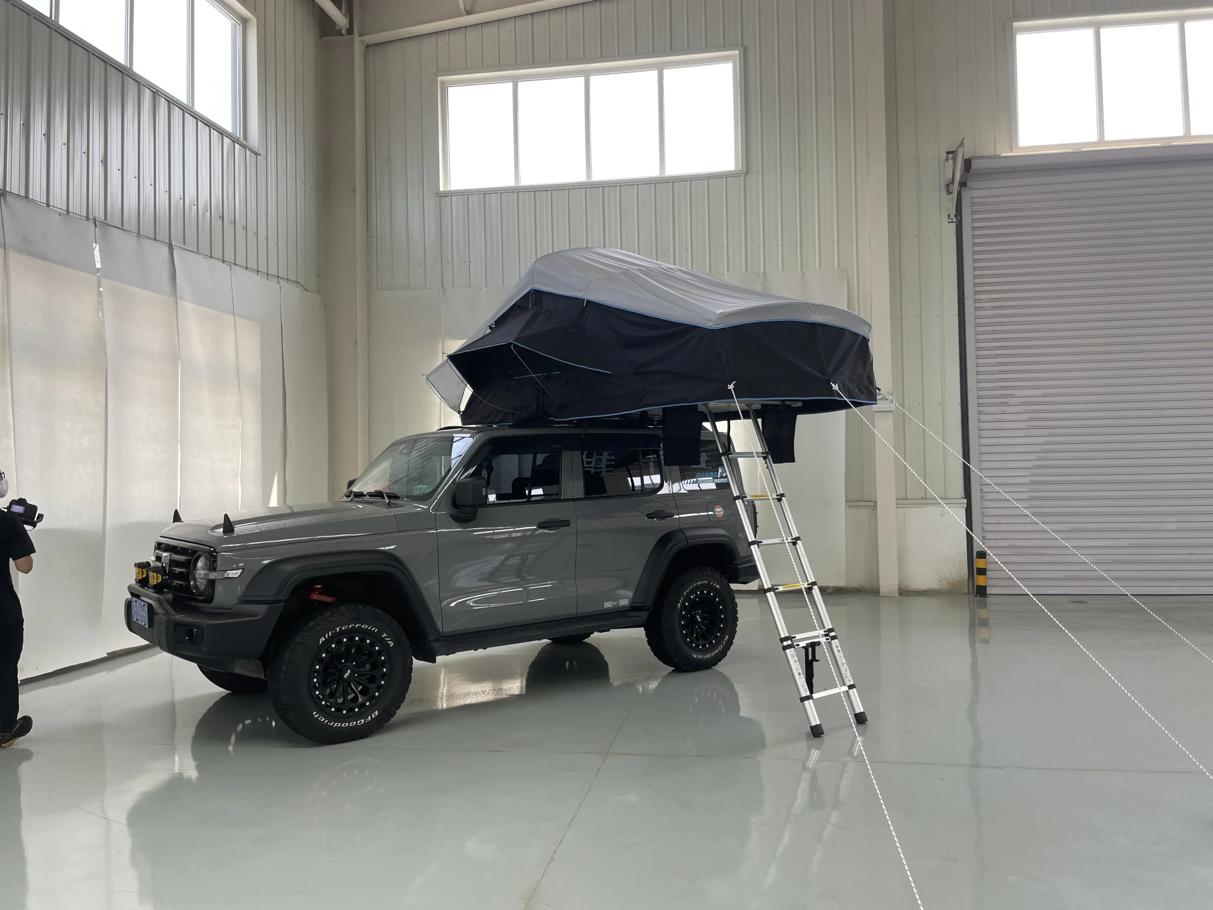 Outdoor Factory Dachzelt 4x4 Overland Traveling Waterproof 420D Polyester Oxford Car Roof Top Tent For Camping