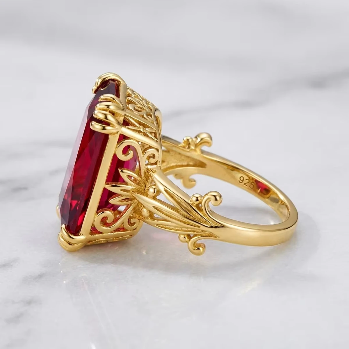 18K Goldfarbener Ring mit rotem Rubin für Damen, Retro 925 Sterling Silber Hochzeits- und Verlobungsschmuck mit Hohlmuster – Detail 4