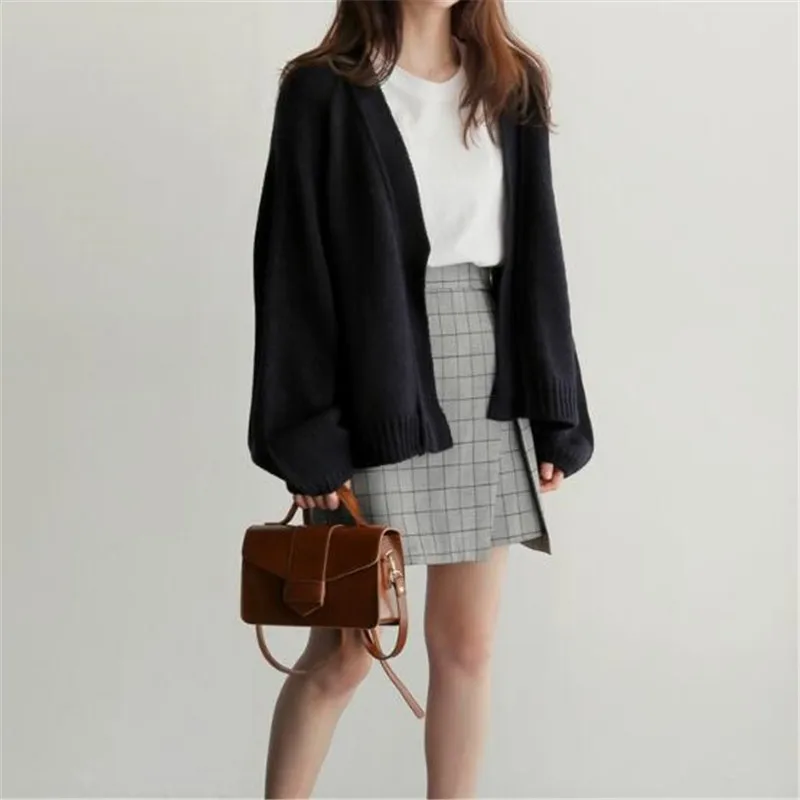 Sweater Women 2024 Fashion Spring Autumn Loose Students Pantern Sleeve Solid Color Simple Short Knit Cardigan Women BD4087