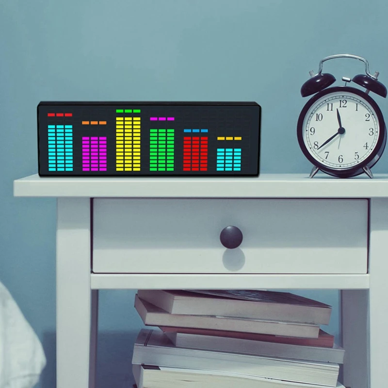 LED-muziekspectrum Ritmeverlichting Spraaksensor 1624 RGB Sfeerniveau-indicator met klokweergave (draadbediening)