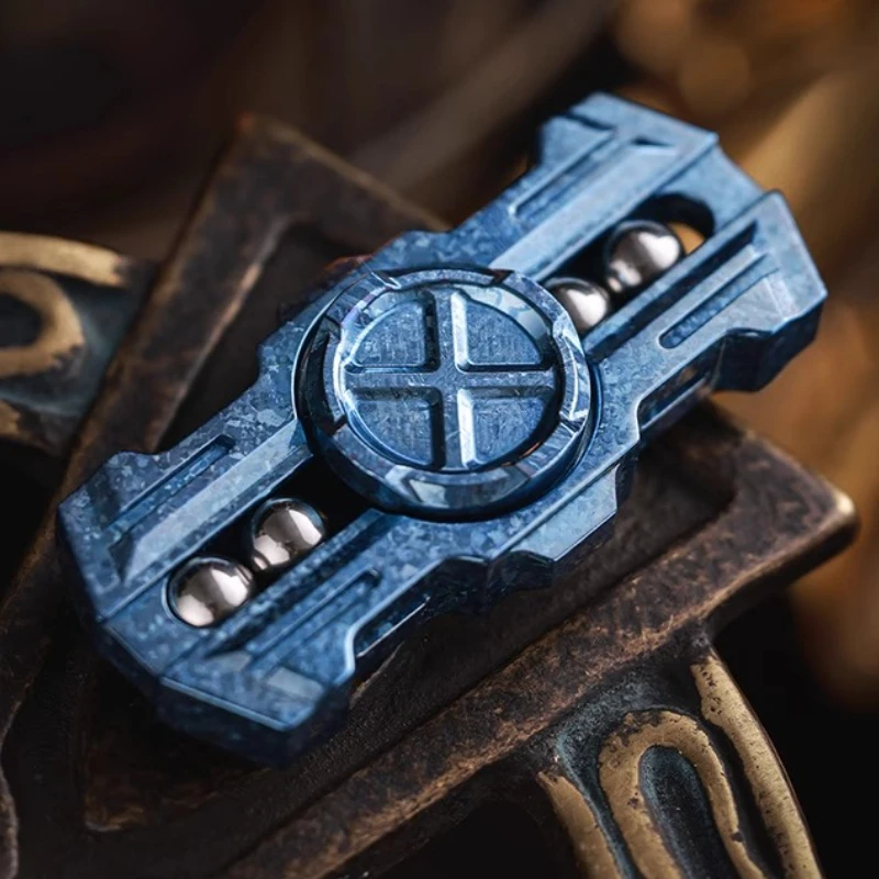 MACKIE EDC 聖剣 2 ページ機械式金属回転ブラックテクノロジーフィジェットスピナー減圧デスクトップおもちゃ