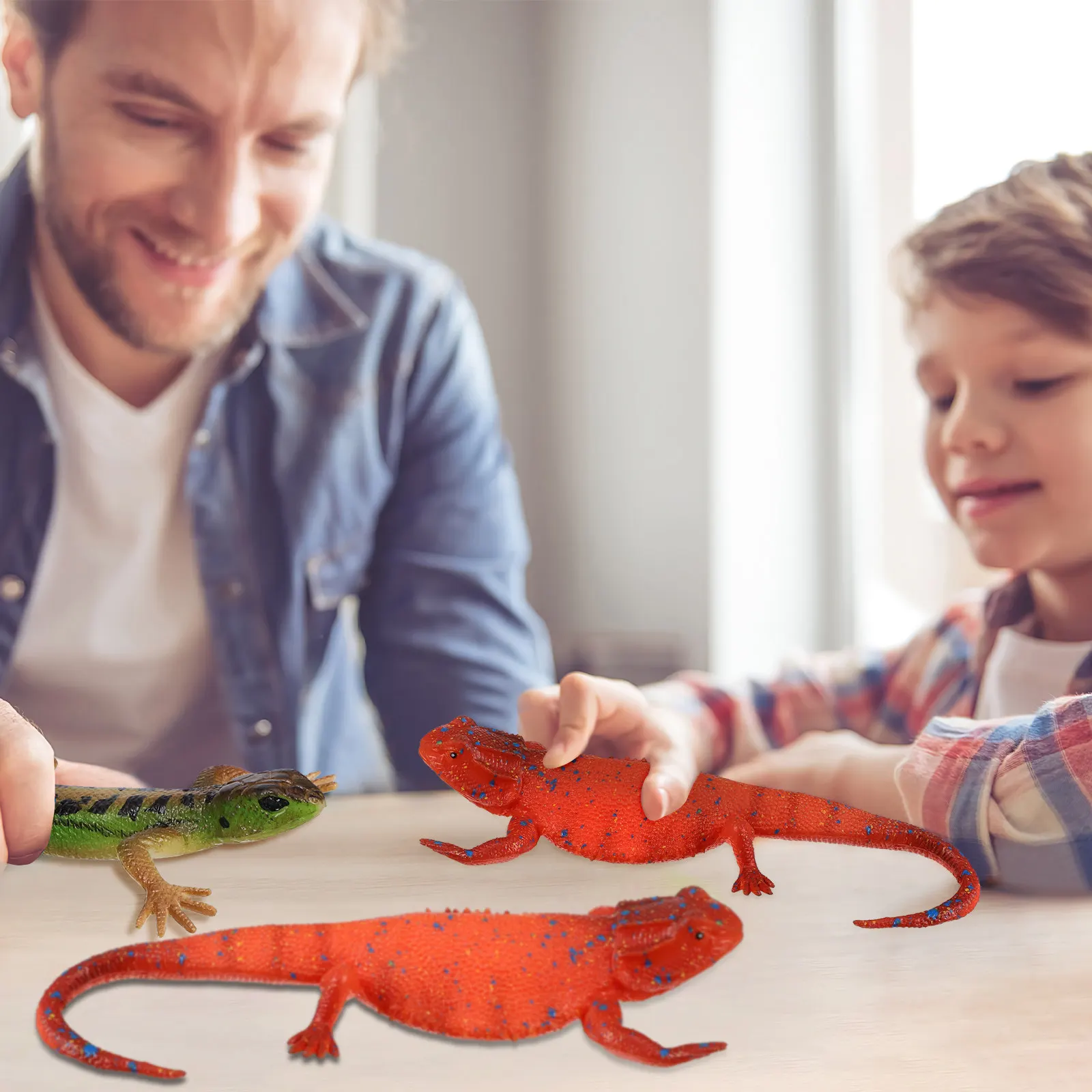 Realistic Lizard Sculpture Set – Lifelike Reptile Desk Decoration, Educational Display & Prank Prop