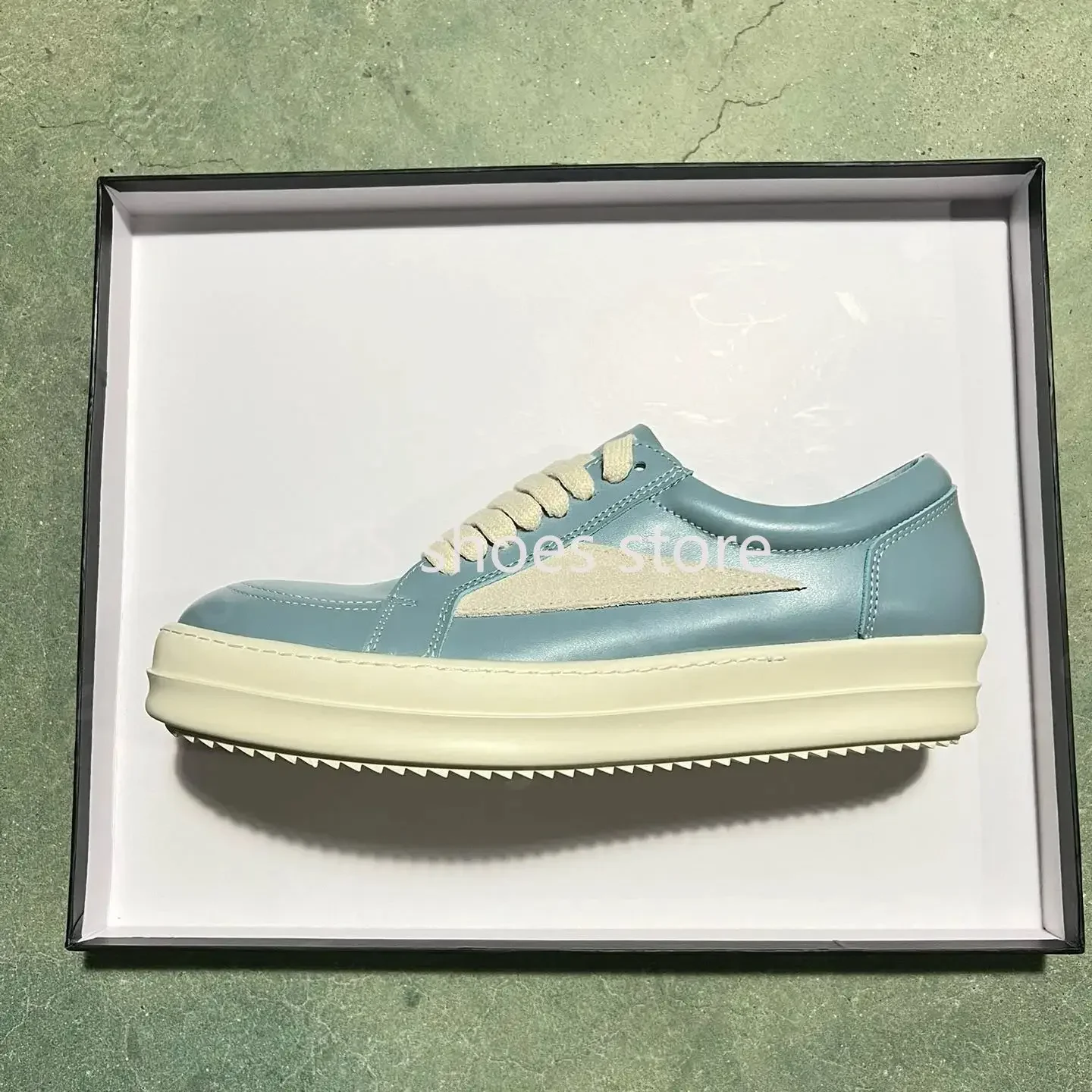 R-o تصميم الأبيض الجلد المدبوغ الأزرق الجلود منخفضة أعلى حذاء فاخر جودة عالية الرجال حذاء رياضة النساء حذاء كاجوال ريترو الدانتيل يصل أحذية رياضية