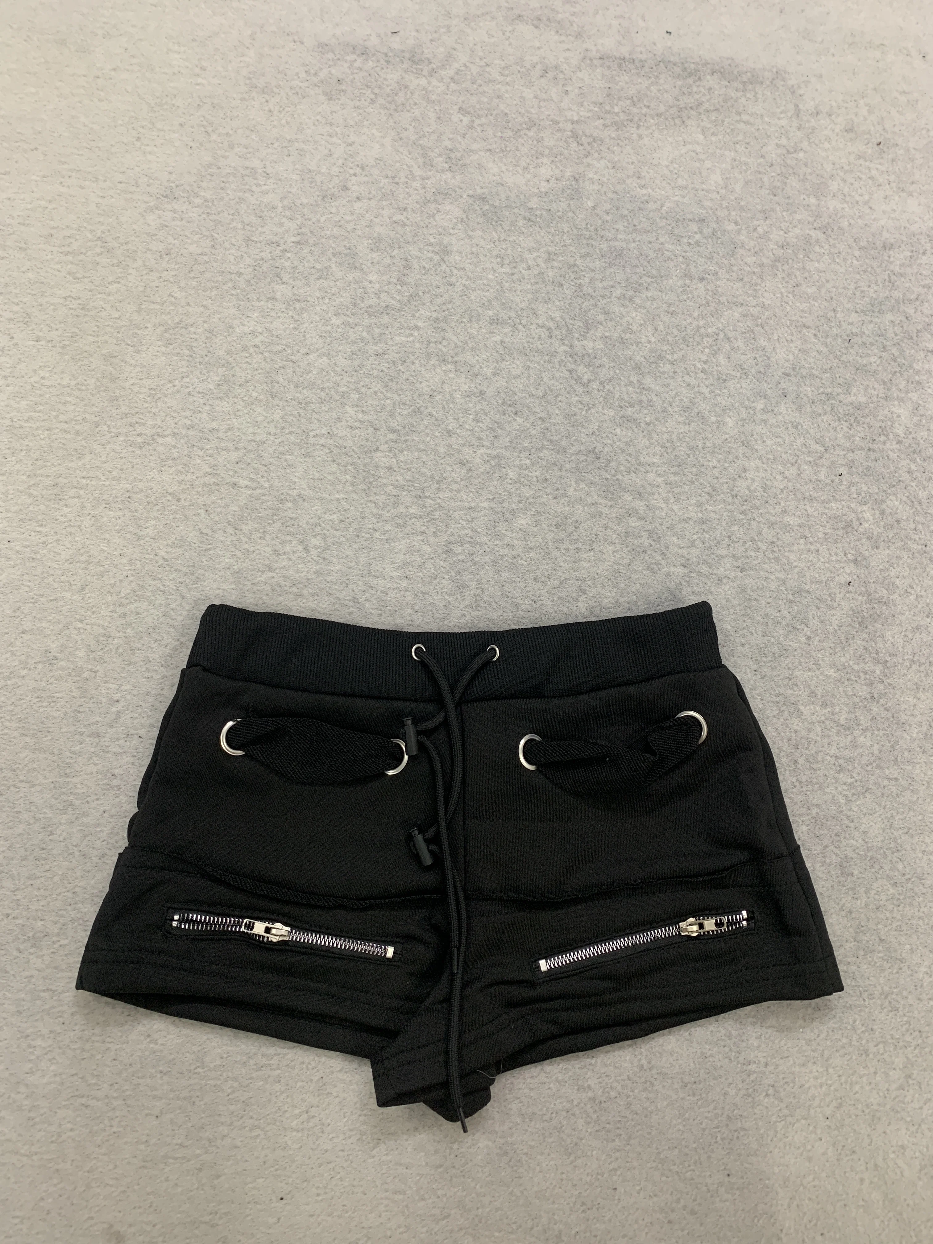 Metallösen-Hotpants mit Kordelzug und Fransen für Damen, Y2K-Stil, einfarbig, niedrige Taille, seitliche Reißverschlusstaschen, eng anliegende Street-Shorts – Detail 7